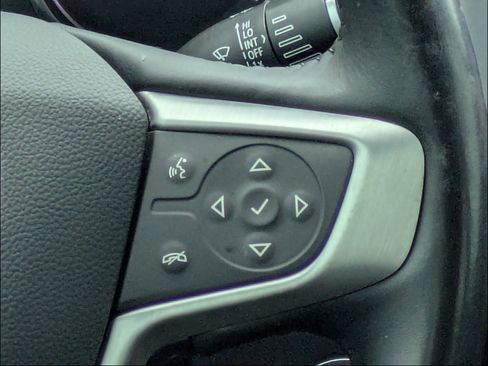 Used 2022 GMC Terrain SLT w/ Tech Package FWD image 25