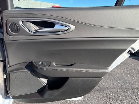 New 2025 Alfa Romeo Giulia Veloce image 23