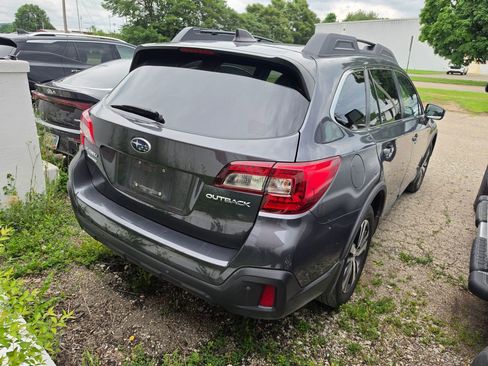 Used 2018 Subaru Outback 2.5i Limited AWD/4WD image 2