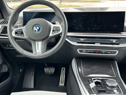 Used 2025 BMW X5 xDrive50e w/ M Sport Package image 27