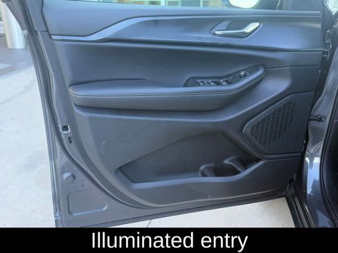 New 2025 Jeep Grand Cherokee Altitude image 26