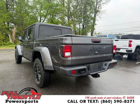 Used 2023 Jeep Gladiator Sport AWD/4WD image 7