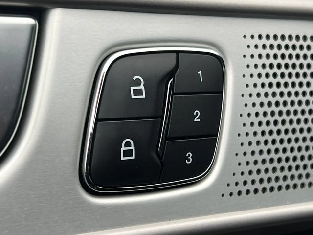 Used 2021 Ford Explorer Platinum w/ Equipment Group 601A AWD/4WD image 20
