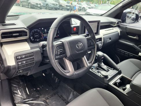 Used 2024 Toyota Tacoma TRD Off-Road AWD/4WD image 10