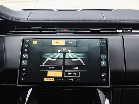 New 2025 Land Rover Range Rover Sport Dynamic SE image 26