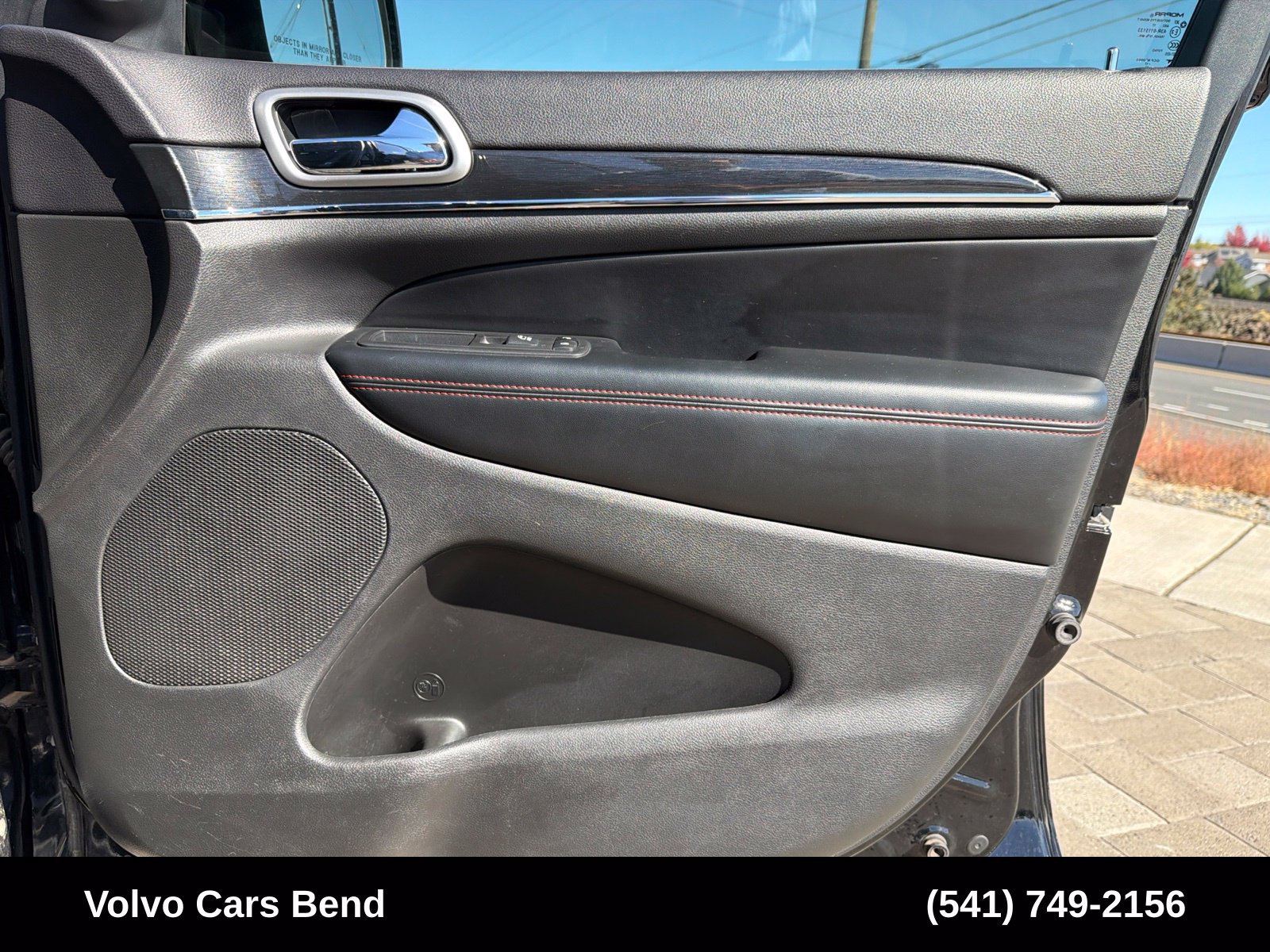 Used 2018 Jeep Grand Cherokee Trailhawk w/ Trailhawk Luxury Group AWD/4WD image 25