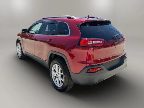 Used 2016 Jeep Cherokee Latitude AWD/4WD image 5