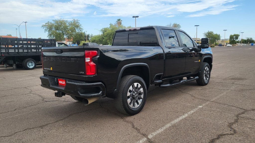 Used 2021 Chevrolet Silverado 2500 LTZ w/ Carhartt Edition AWD/4WD image 10