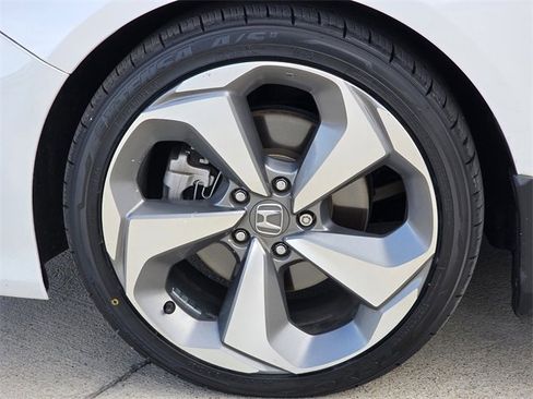 Used 2020 Honda Accord Touring image 9