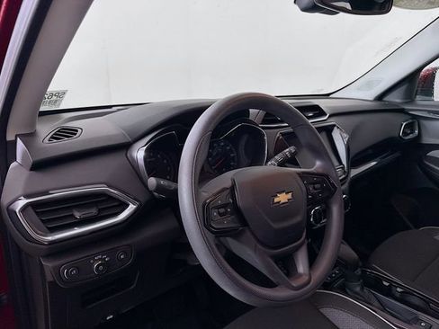 Used 2023 Chevrolet TrailBlazer LT w/ Convenience Package image 11