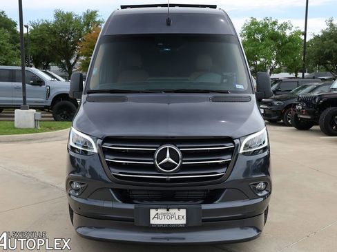 Used 2022 Mercedes-Benz Sprinter 2500 image 2