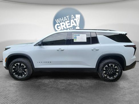 Used 2026 Chevrolet Traverse Z71 w/ LPO, Floor Liner Package AWD/4WD image 8