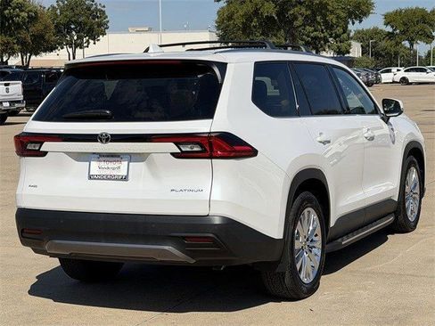 New 2026 Toyota Grand Highlander Platinum image 4