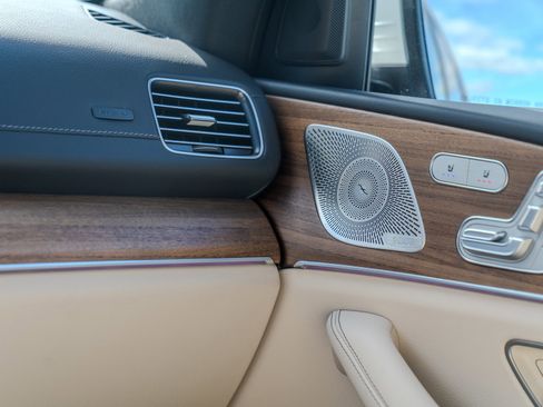 Used 2025 Mercedes-Benz GLS 450 4MATIC image 24