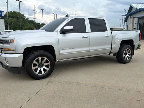 Used 2018 Chevrolet Silverado 1500 LT w/ All Star Edition AWD/4WD image 5