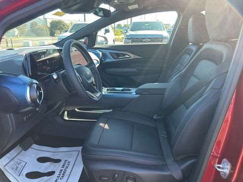 New 2026 Chevrolet Equinox EV LT image 15