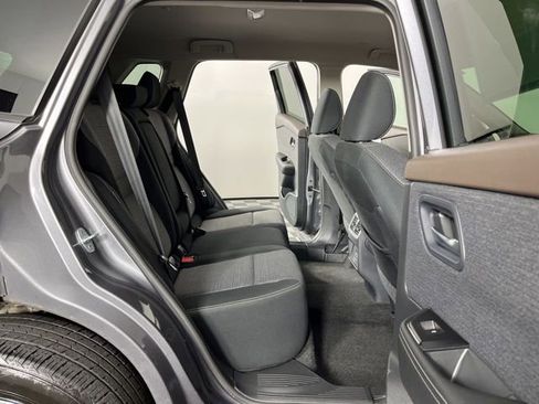 Used 2023 Nissan Rogue SV image 44