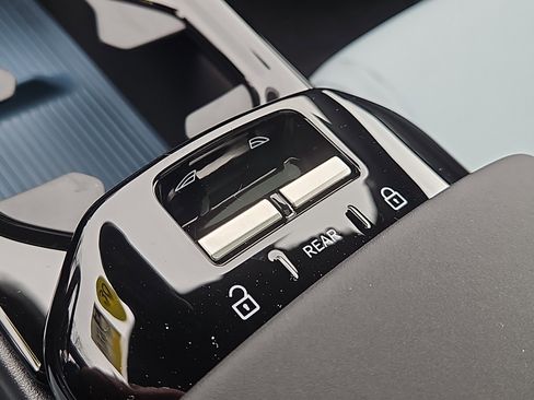 New 2026 Volvo EX30 Ultra image 14