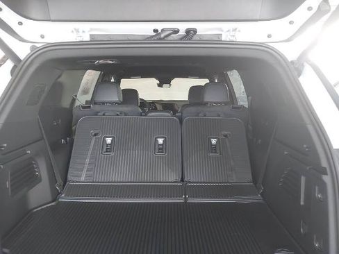 New 2027 Chevrolet Traverse LT w/ Driver Confidence Package FWD image 27