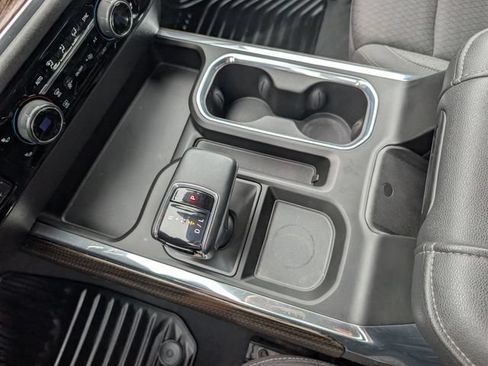 Used 2024 Chevrolet Silverado 1500 LT Trail Boss w/ Convenience Package II AWD/4WD image 18