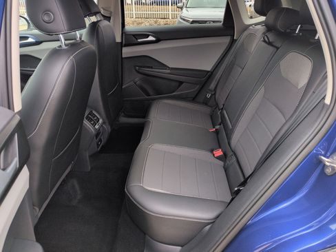 Used 2022 Volkswagen Taos SE image 22