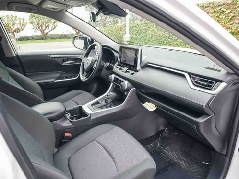 Certified 2025 Toyota RAV4 XLE FWD image 15