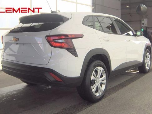 Used 2024 Chevrolet Trax LS FWD image 4