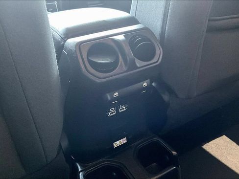 Used 2024 Jeep Wrangler Unlimited Sahara w/ Technology Group AWD/4WD image 11