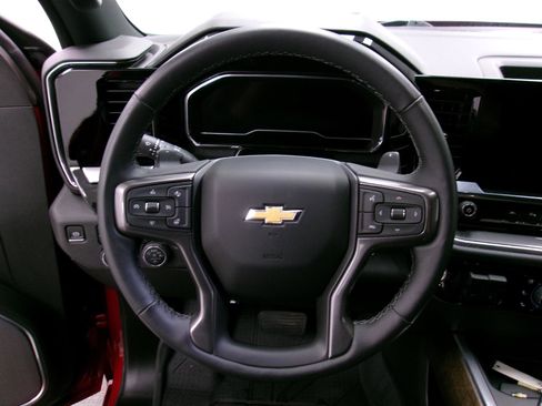 Used 2025 Chevrolet Silverado 1500 High Country w/ High Country Premium Package AWD/4WD image 6