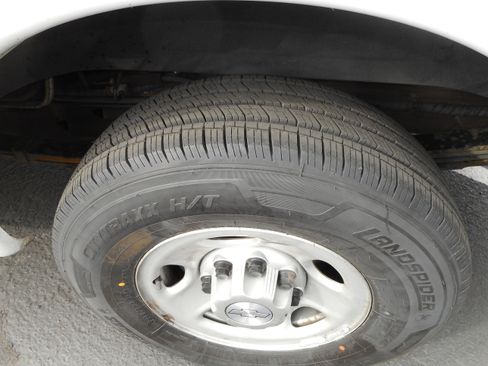 Used 2017 Chevrolet Express 2500 LS image 12