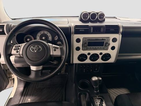 Used 2014 Toyota FJ Cruiser 4WD w/ Upgrade Package image 18