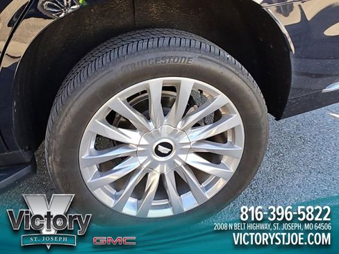 Used 2023 Cadillac Escalade Premium Luxury image 10