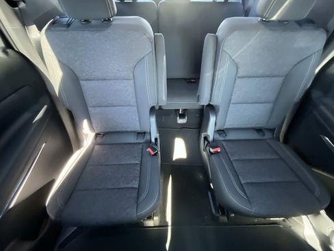 New 2026 Chevrolet Traverse LT image 16