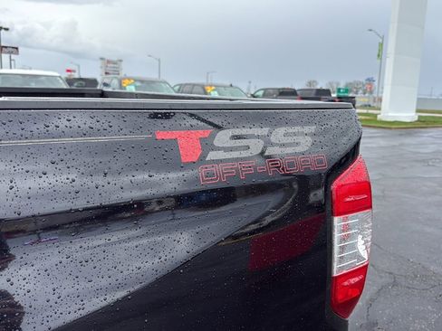 Used 2016 Toyota Tundra SR5 w/ SR5 Upgrade Package AWD/4WD image 10