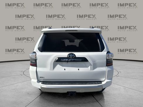 Used 2024 Toyota 4Runner TRD Off-Road Premium image 4