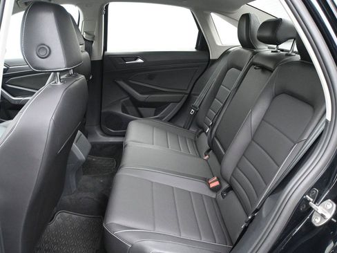 Certified 2024 Volkswagen Jetta SE w/ Panoramic Sunroof Package FWD image 8