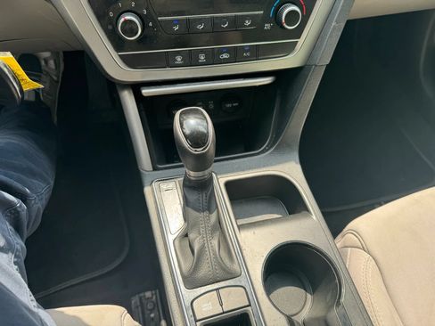Used 2016 Hyundai Sonata SE FWD image 18