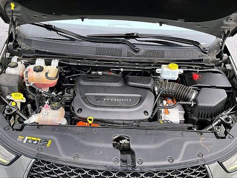 Used 2022 Chrysler Pacifica Touring-L w/ Uconnect Theater Family Group image 10