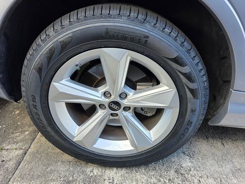 Used 2022 Audi Q7 3.0T Premium w/ Convenience Package image 17