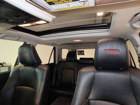 Used 2020 Toyota 4Runner TRD Off-Road Premium w/ Moonroof Package AWD/4WD image 18