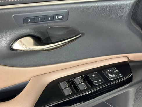 Used 2022 Lexus ES 350 w/ Premium Package FWD image 12