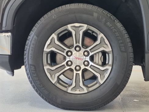 Used 2025 GMC Sierra 1500 SLT AWD/4WD image 7