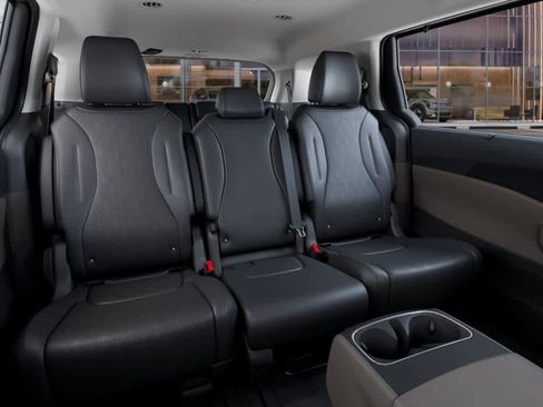 New 2026 Kia Carnival EX FWD image 16