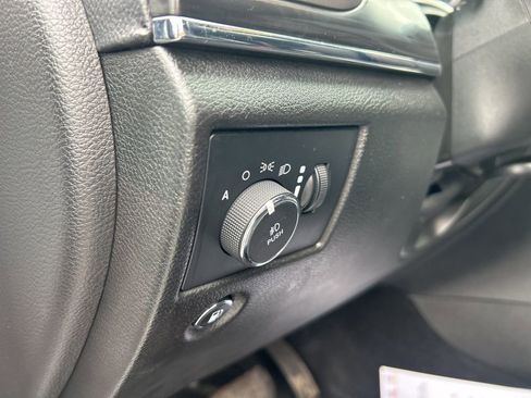 Certified 2021 Jeep Grand Cherokee Limited w/ Premium Lighting Group image 15