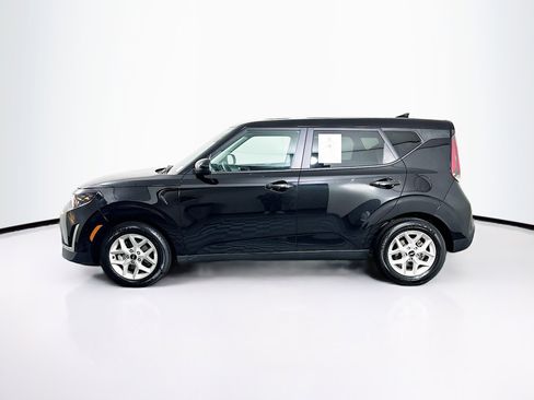 Used 2025 Kia Soul LX w/ LX Technology Package image 4