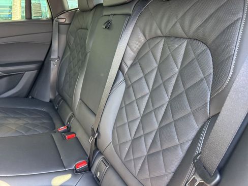 Used 2026 BMW X6 xDrive40i image 8