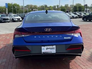 Used 2024 Hyundai Elantra SEL w/ Convenience Package FWD video 2