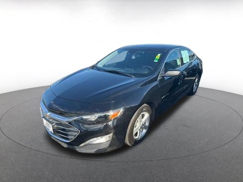 Used 2023 Chevrolet Malibu LT FWD image 2