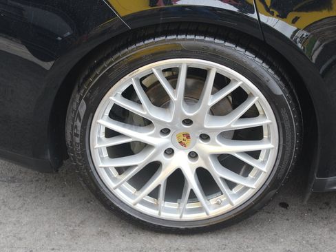 Used 2018 Porsche Panamera 4S AWD/4WD image 27