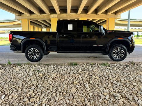 Used 2023 GMC Sierra 2500 AT4 w/ AT4 Premium Plus Package AWD/4WD image 2